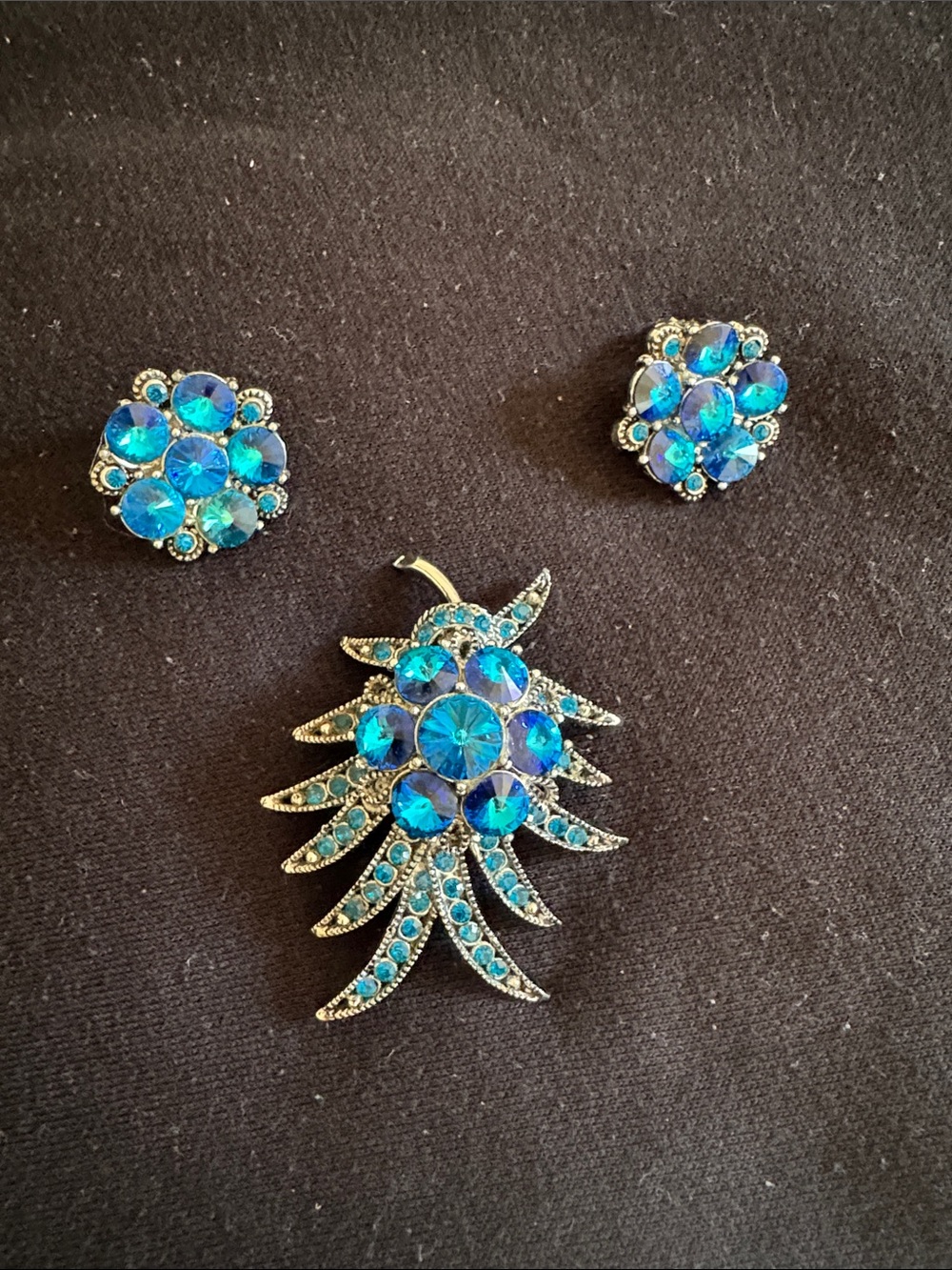 Vintage Blue Crystal Floral Drop Brooch and Stud Earring Set
